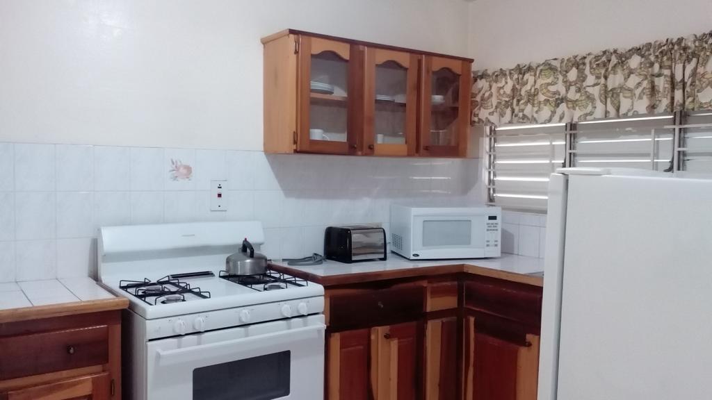 The Gardens Villa Kingston Ngoại thất bức ảnh