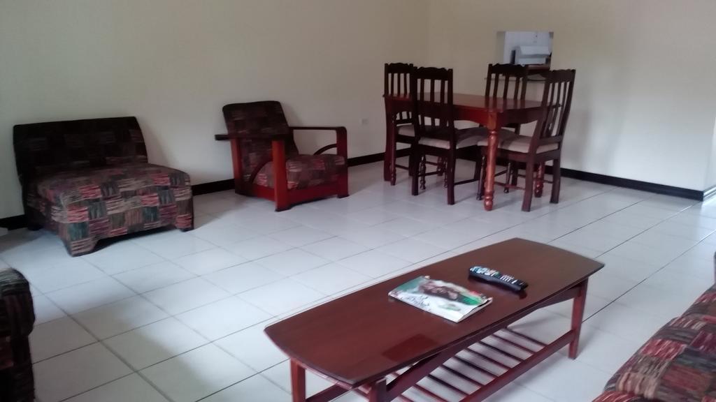 The Gardens Villa Kingston Ngoại thất bức ảnh