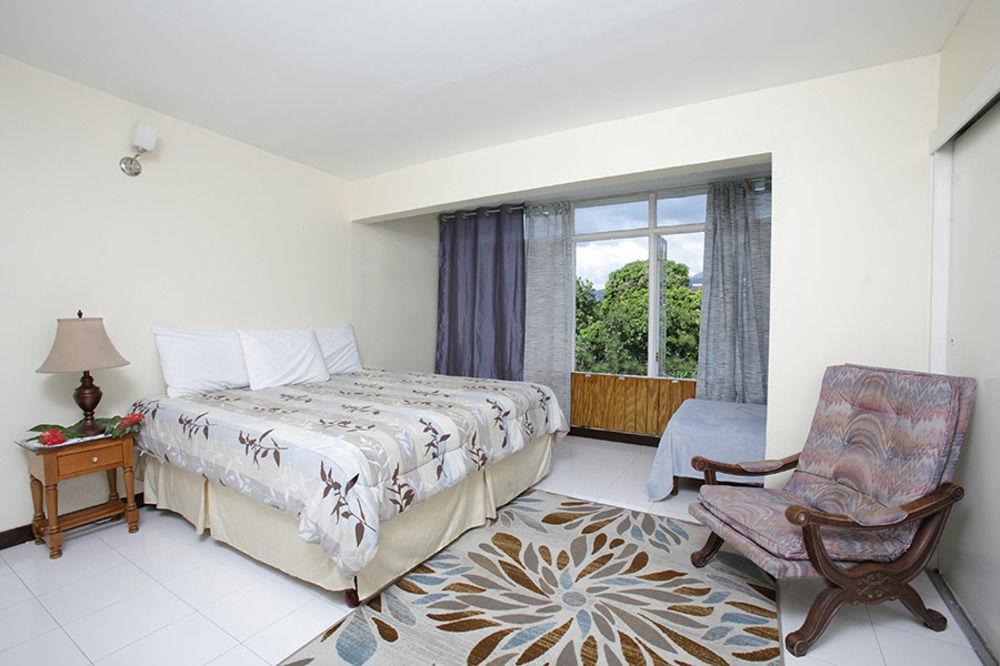 The Gardens Villa Kingston Ngoại thất bức ảnh
