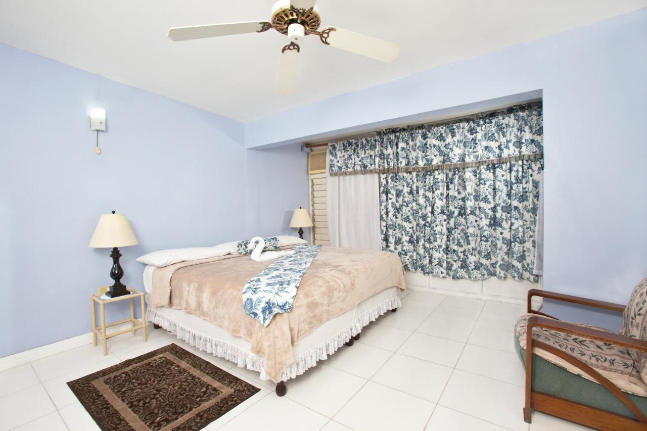 The Gardens Villa Kingston Ngoại thất bức ảnh